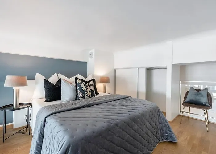 Prime Location: Spacious & Lägenhet *